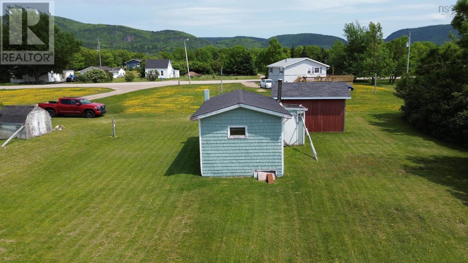 225 Lapointe Road Property Photo 10