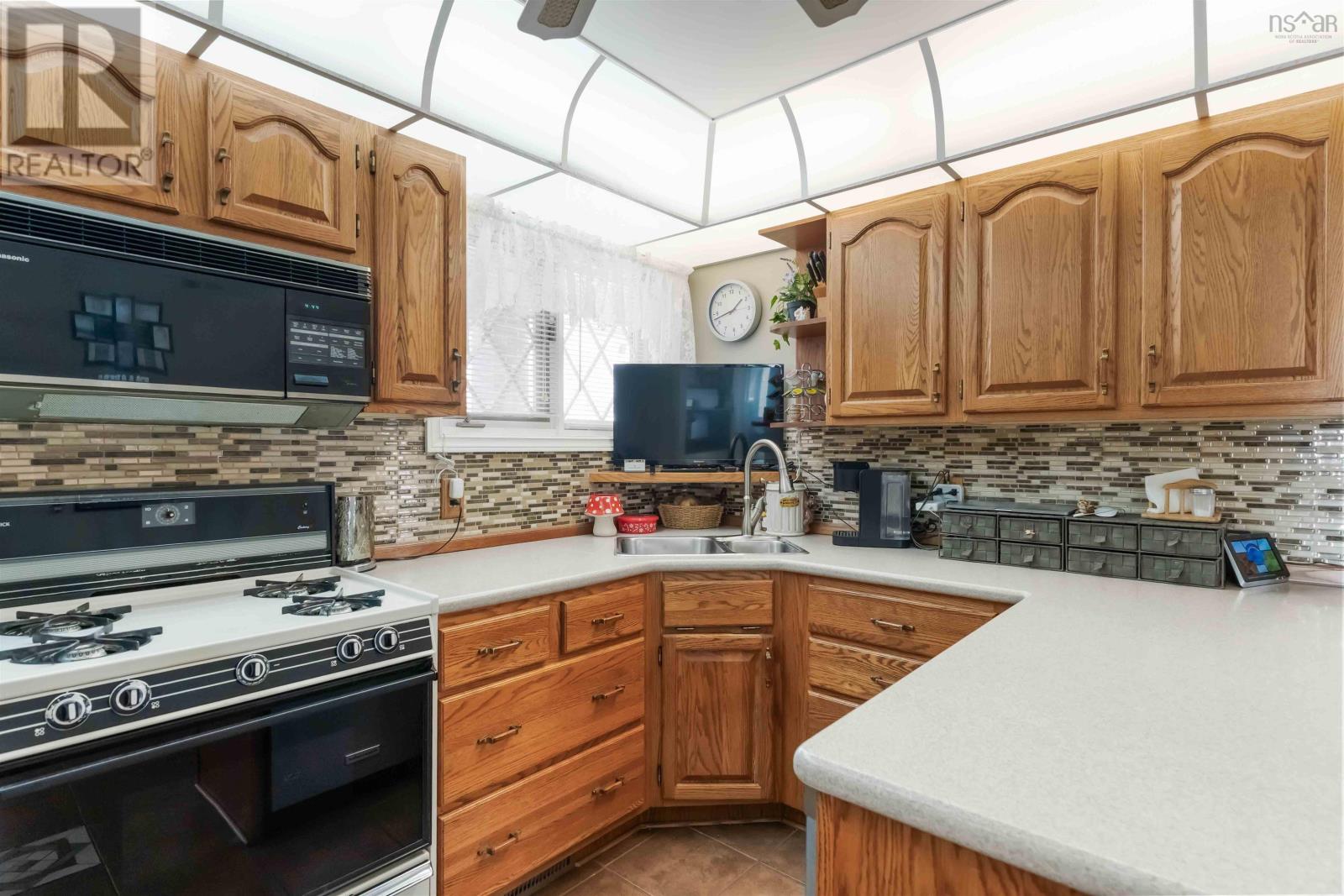 10 Long Lake Road Property Photo 15