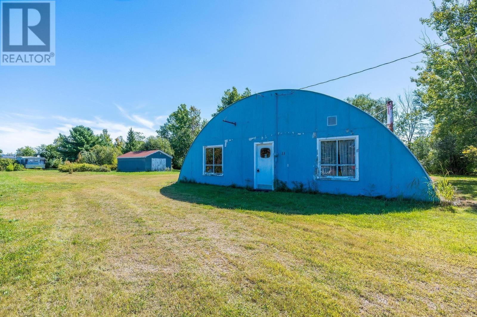 11 Middle Road Property Photo 1