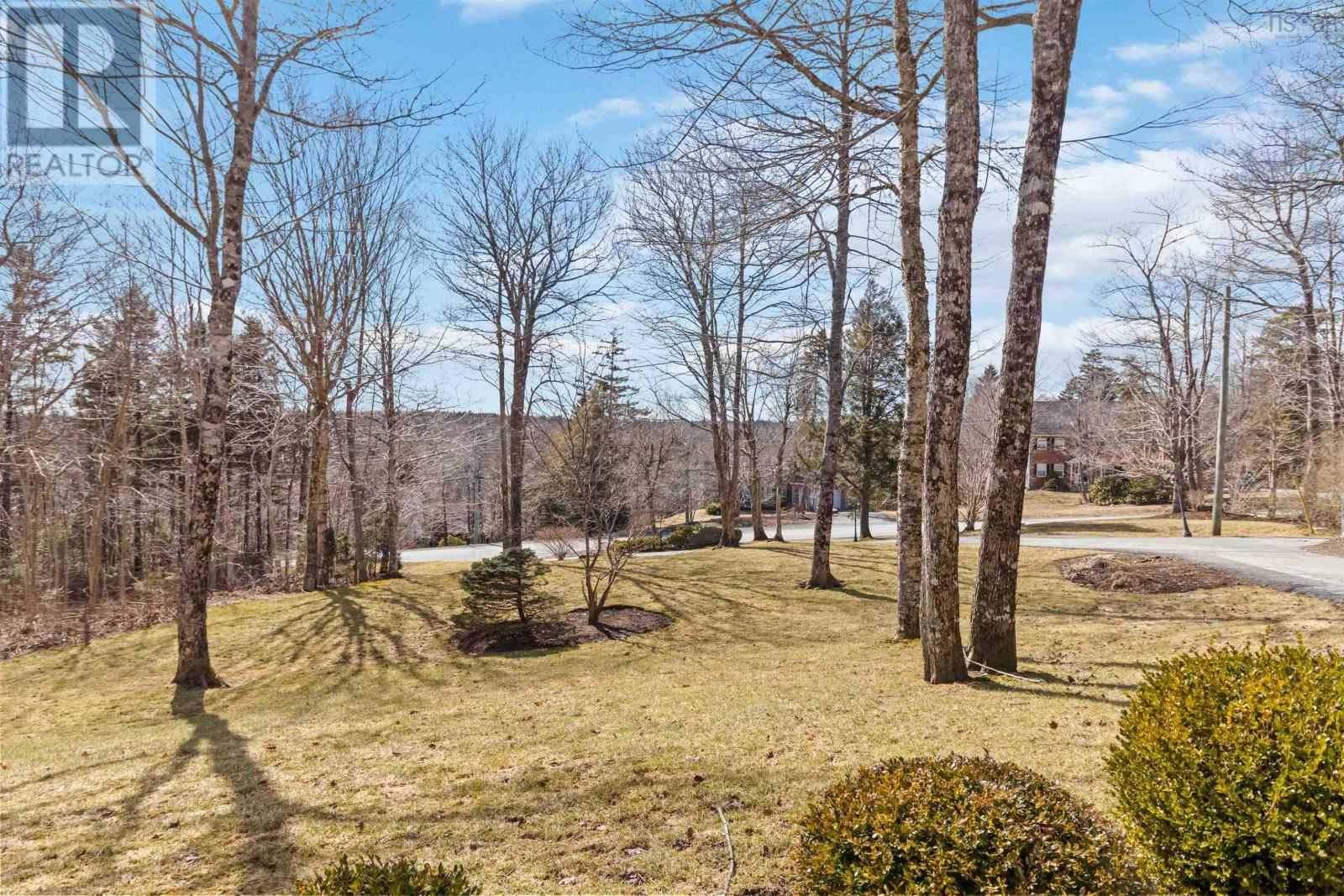 235 Glen Arbour Way Property Photo 2