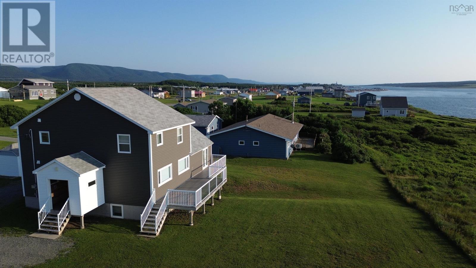 15715 Cabot Trail Property Photo 1