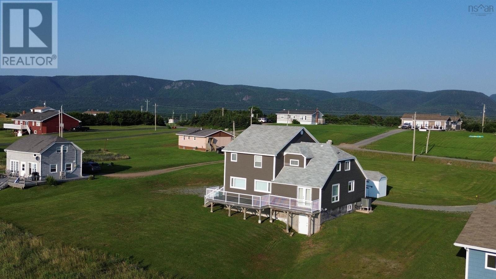 15715 Cabot Trail Property Photo 2