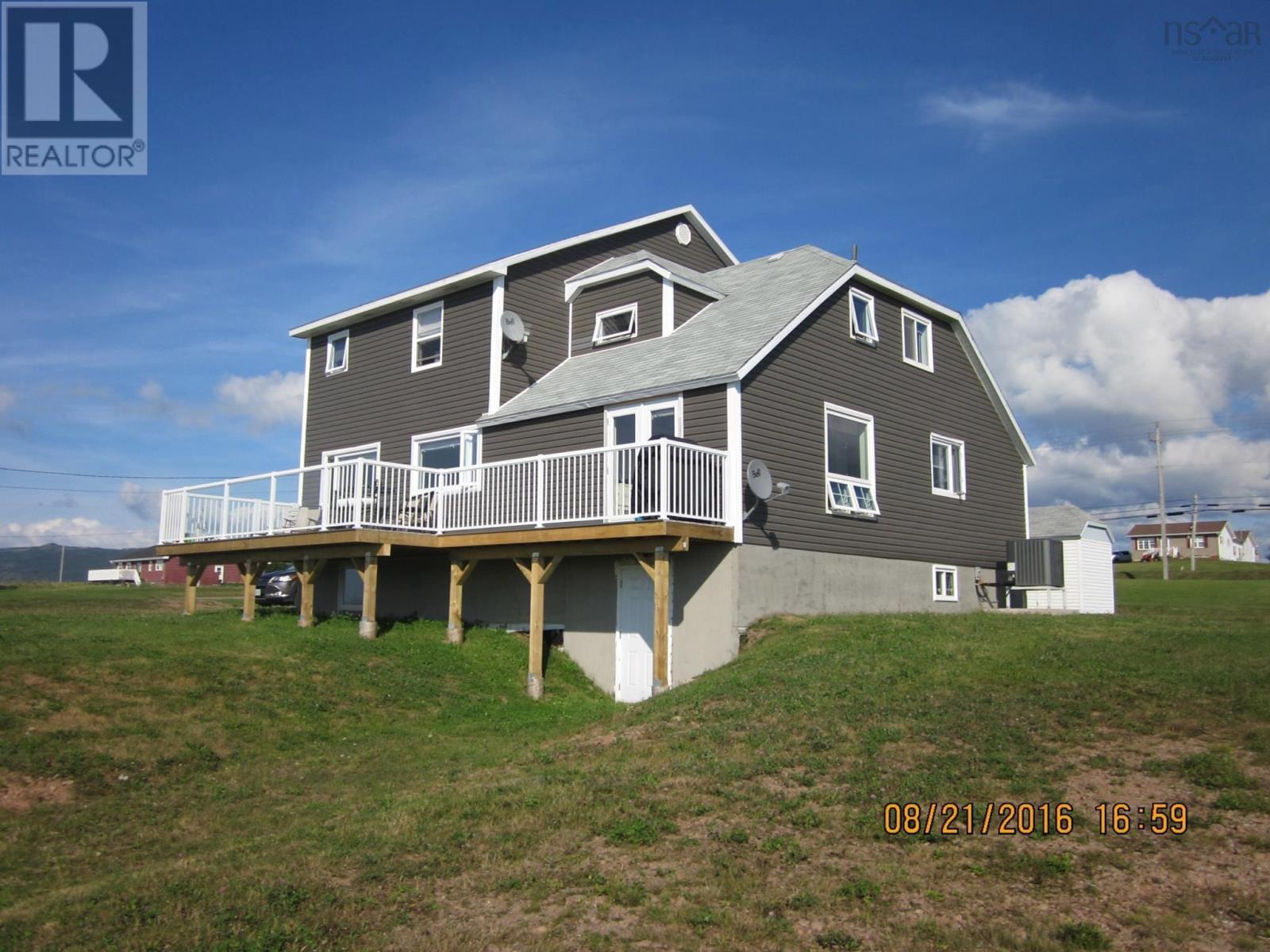 15715 Cabot Trail Property Photo 4