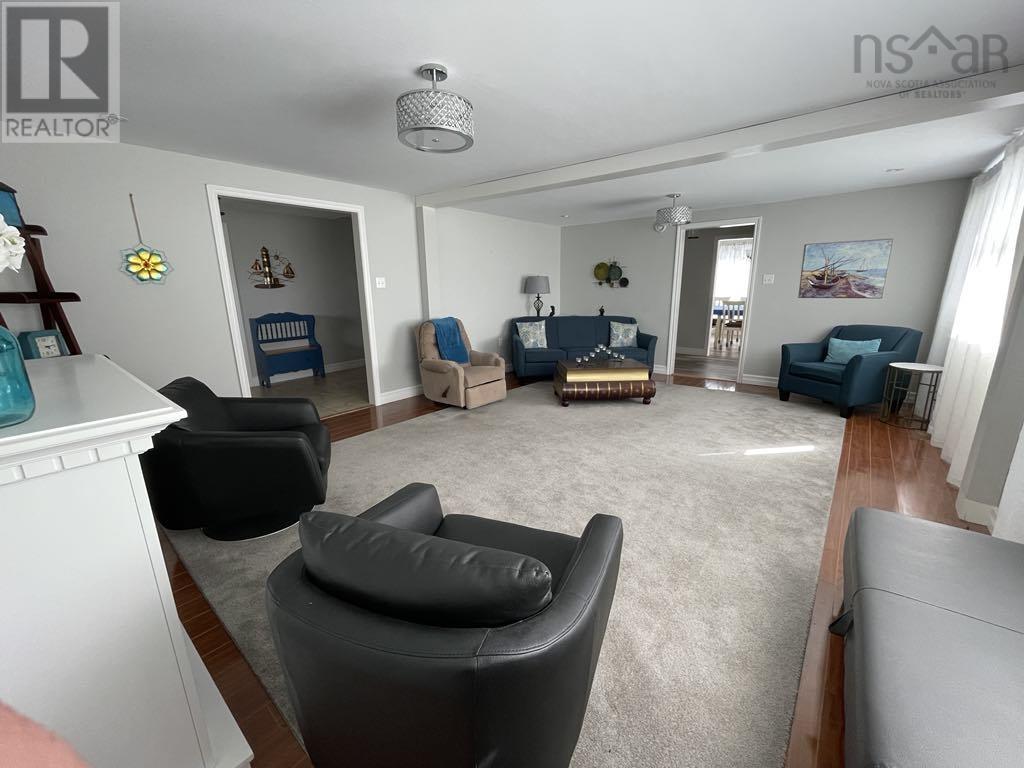 15715 Cabot Trail Property Photo 8