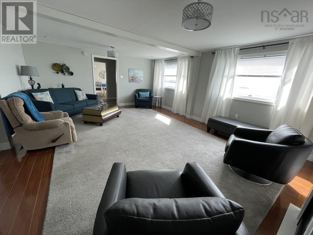 15715 Cabot Trail Property Photo 9