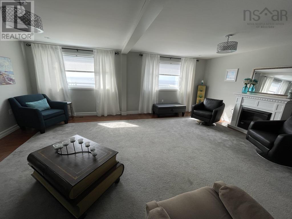 15715 Cabot Trail Property Photo 10