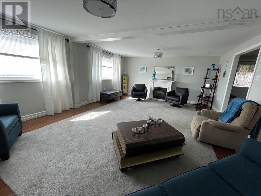 15715 Cabot Trail Property Photo 11