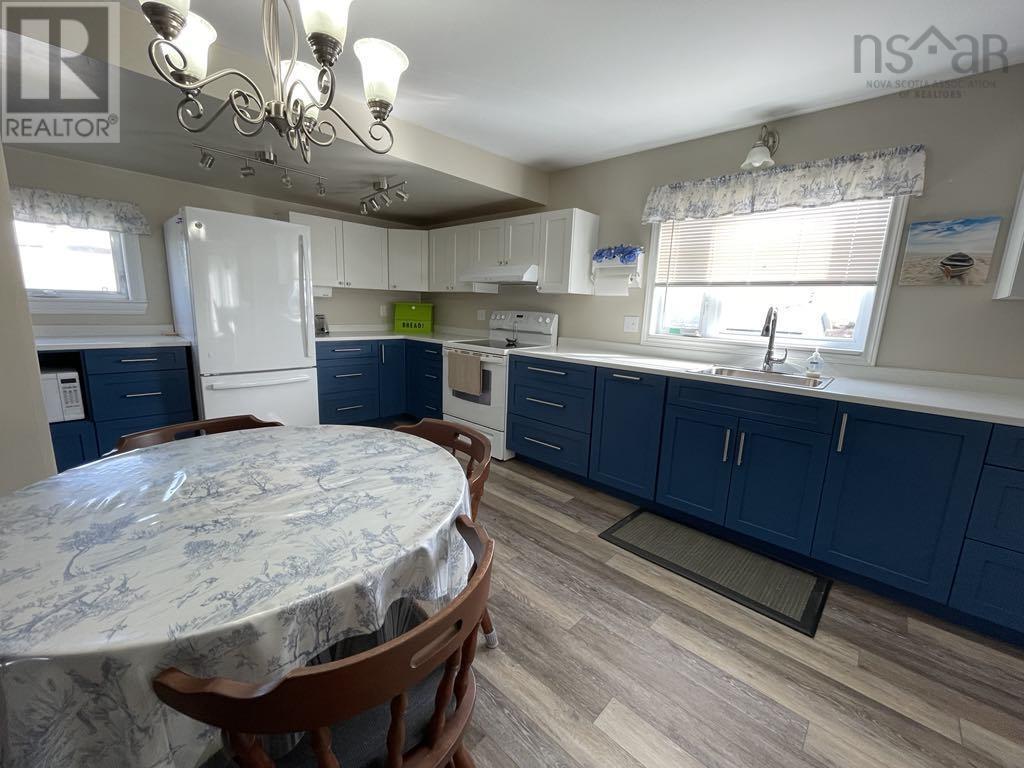15715 Cabot Trail Property Photo 18