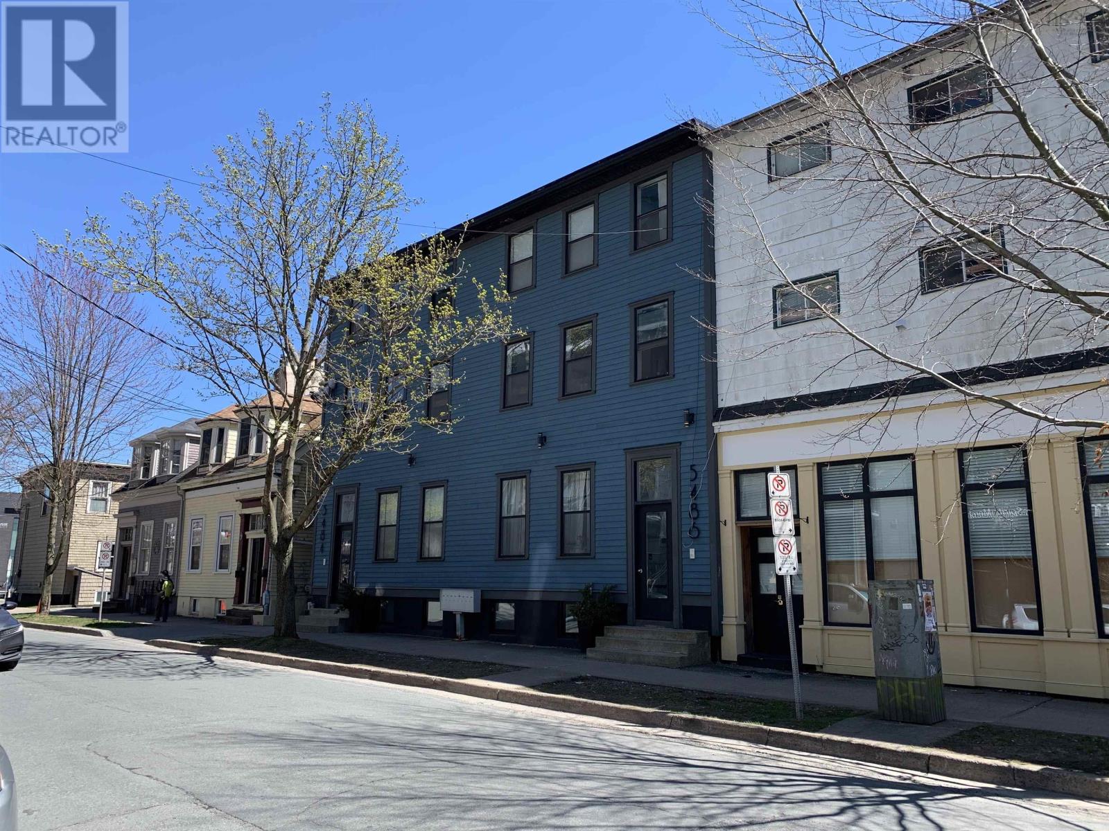 5484-86 Clyde Street Property Photo 2
