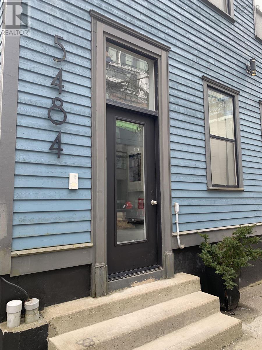 5484-86 Clyde Street Property Photo 3