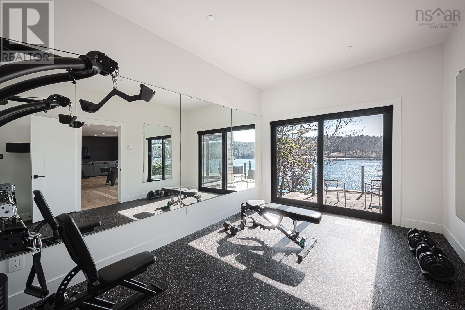 1160 Rockcliffe Street Property Photo 41