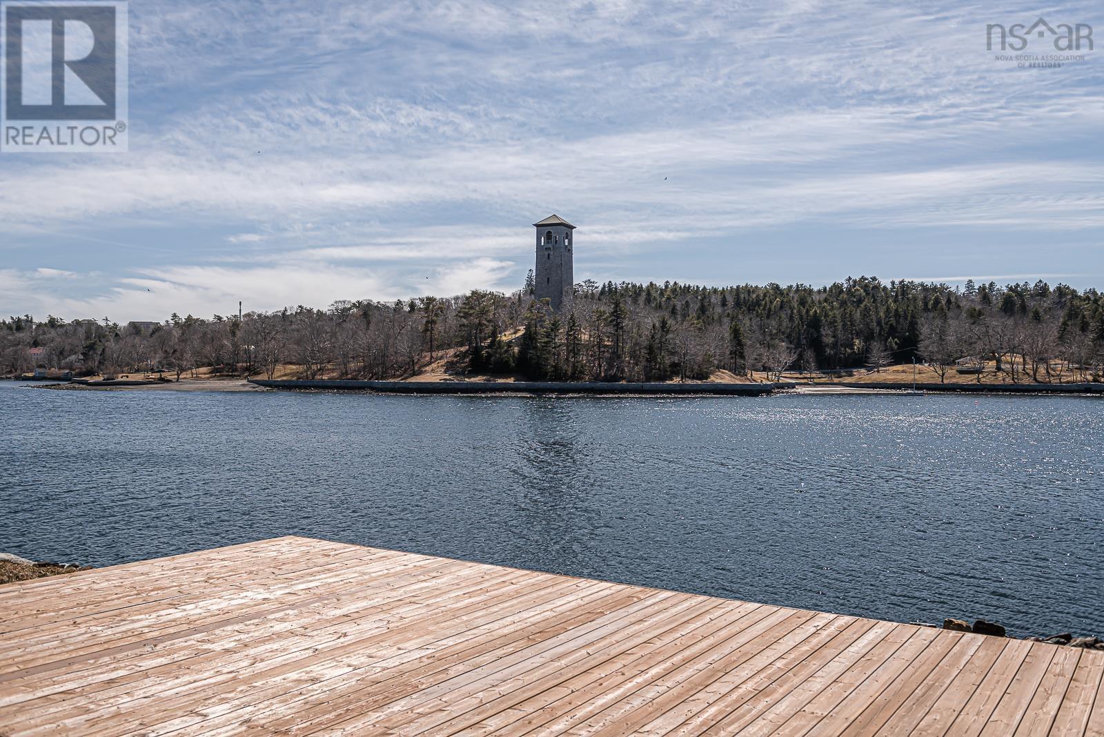 1160 Rockcliffe Street Property Photo 48