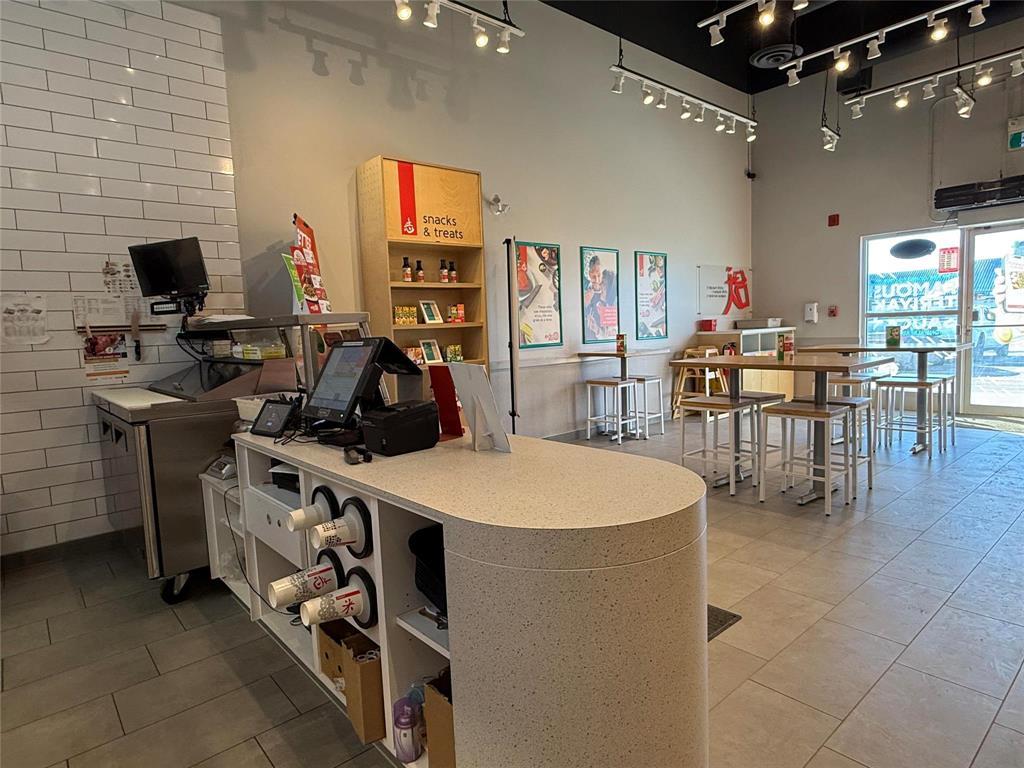 6 825 18th Street N Property Photo 7