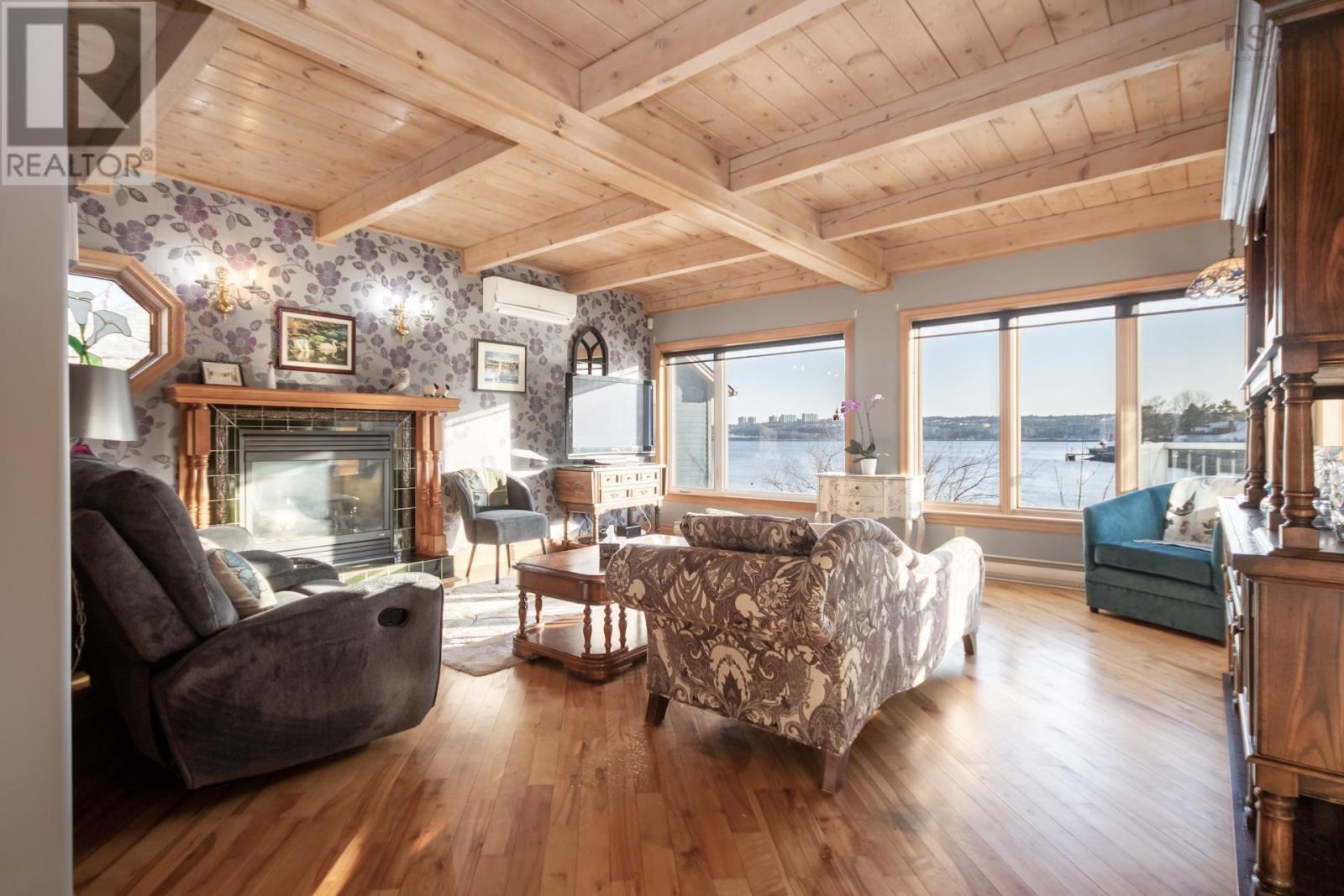 567 Shore Drive Property Photo 7