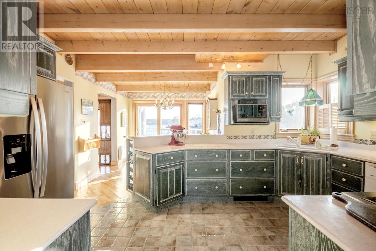 567 Shore Drive Property Photo 10
