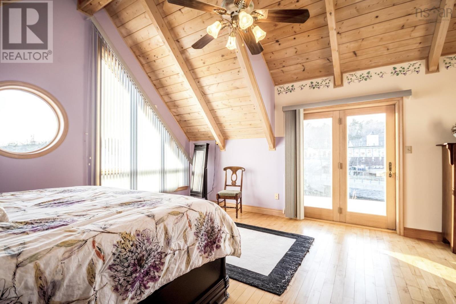 567 Shore Drive Property Photo 16