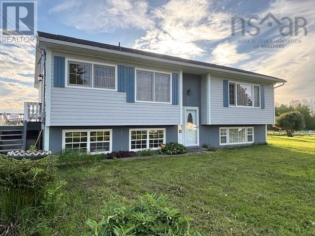 893 Thompson Road Property Photo 3