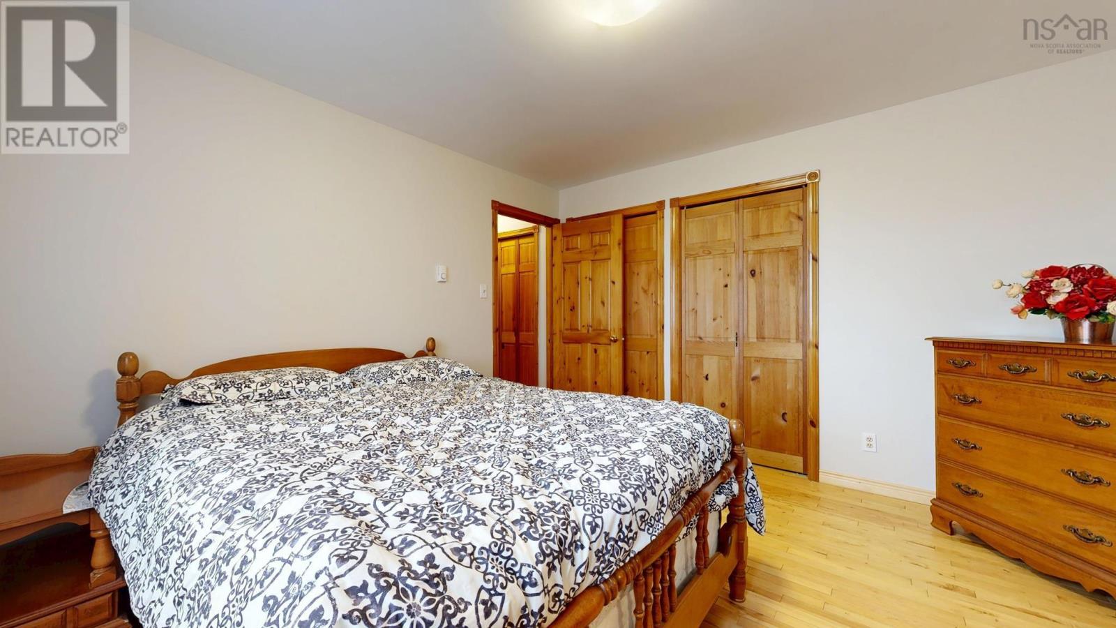 893 Thompson Road Property Photo 19