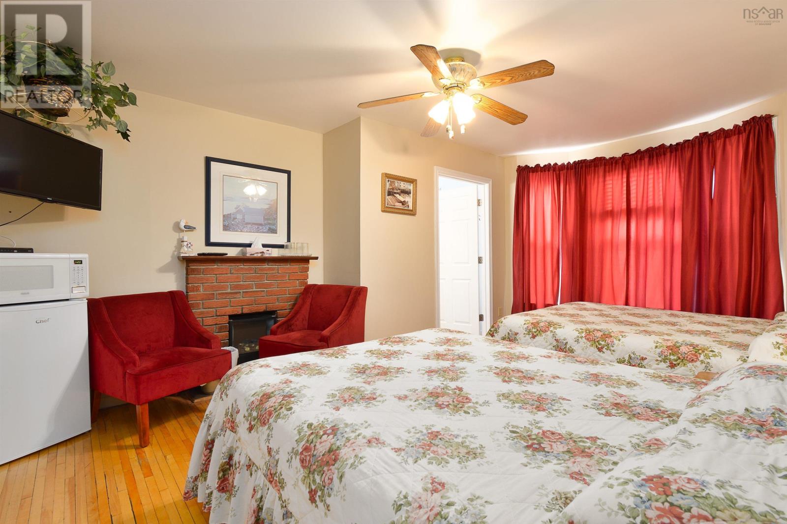 121 & 123 Pierce Street Property Photo 10