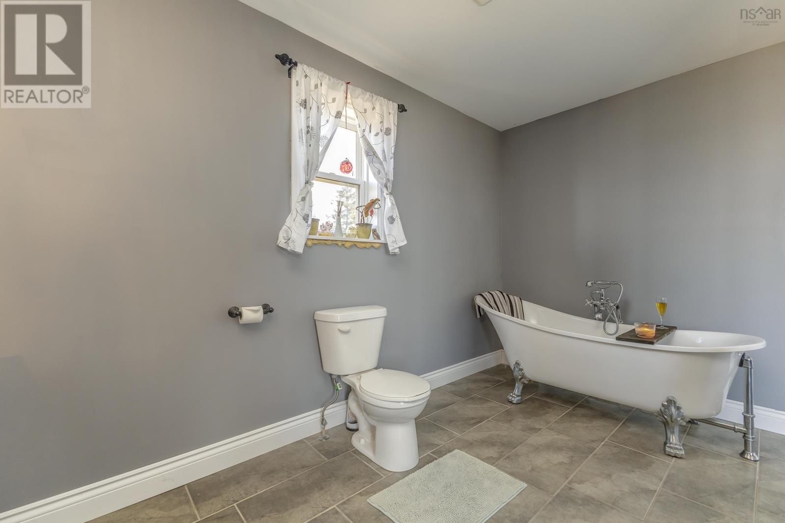 508 Lower Road Property Photo 22