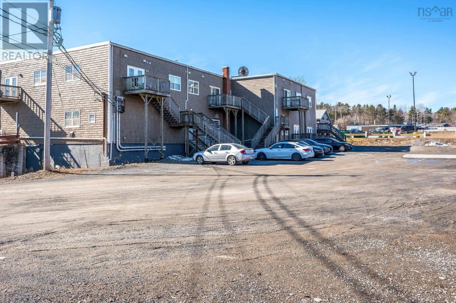 224 Dufferin Street Property Photo 4