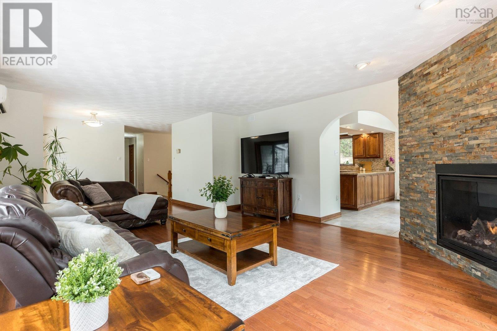 252 Howe Avenue Property Photo 6