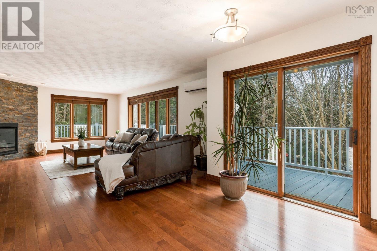 252 Howe Avenue Property Photo 17