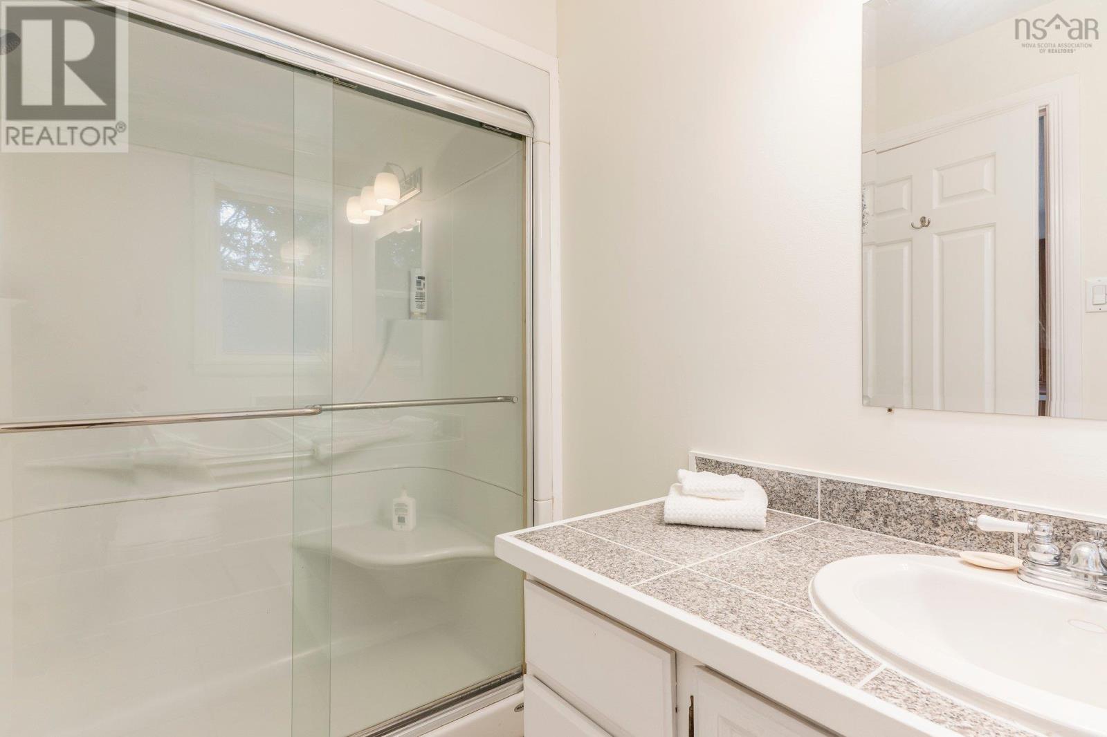 252 Howe Avenue Property Photo 25