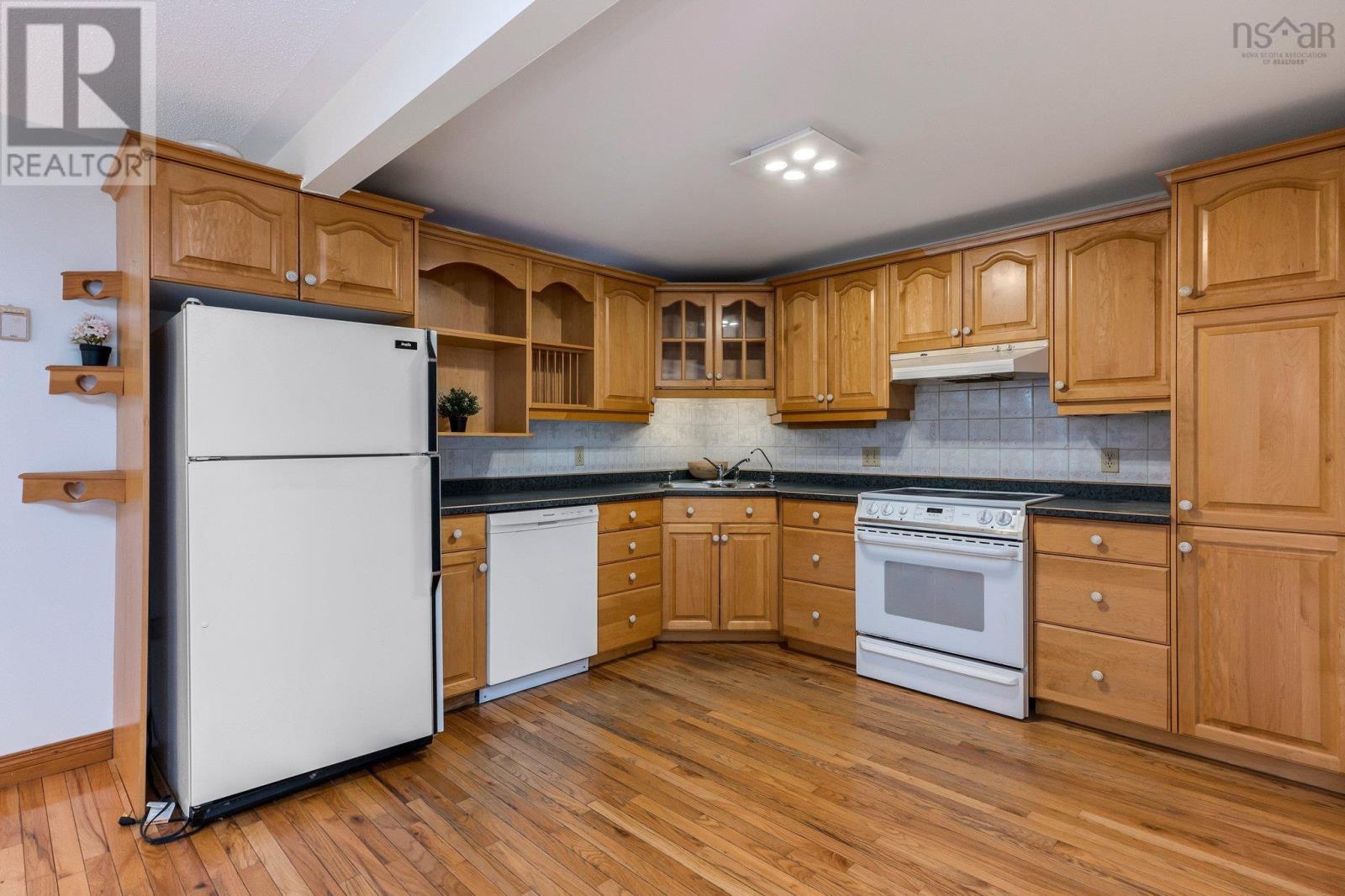 252 Howe Avenue Property Photo 30