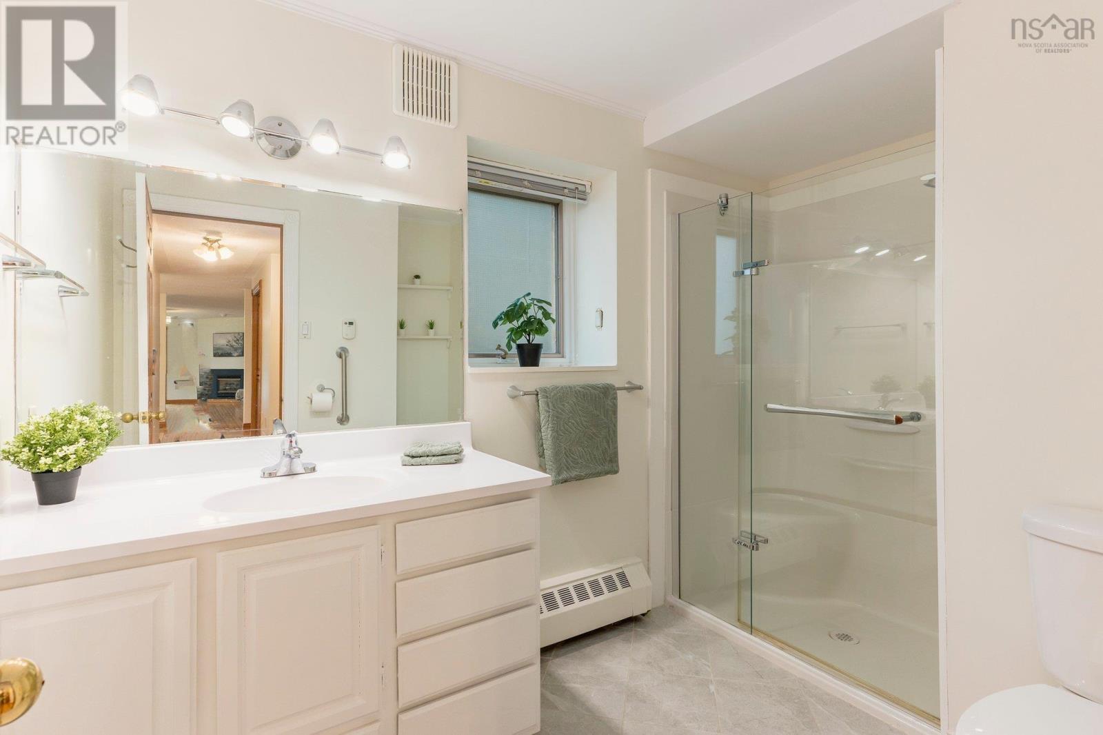 252 Howe Avenue Property Photo 40