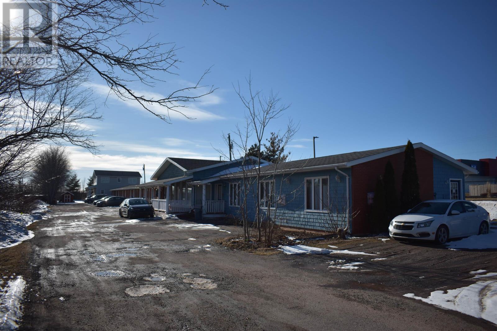 639 University Avenue Property Photo