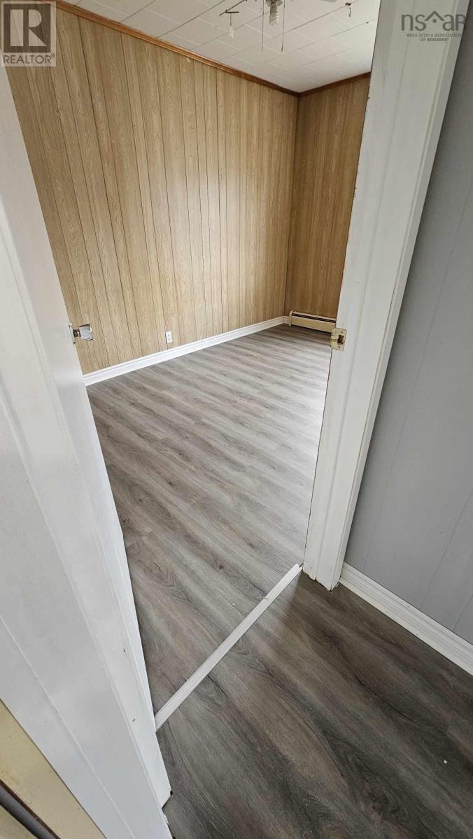 15 Pool Road Property Photo 5