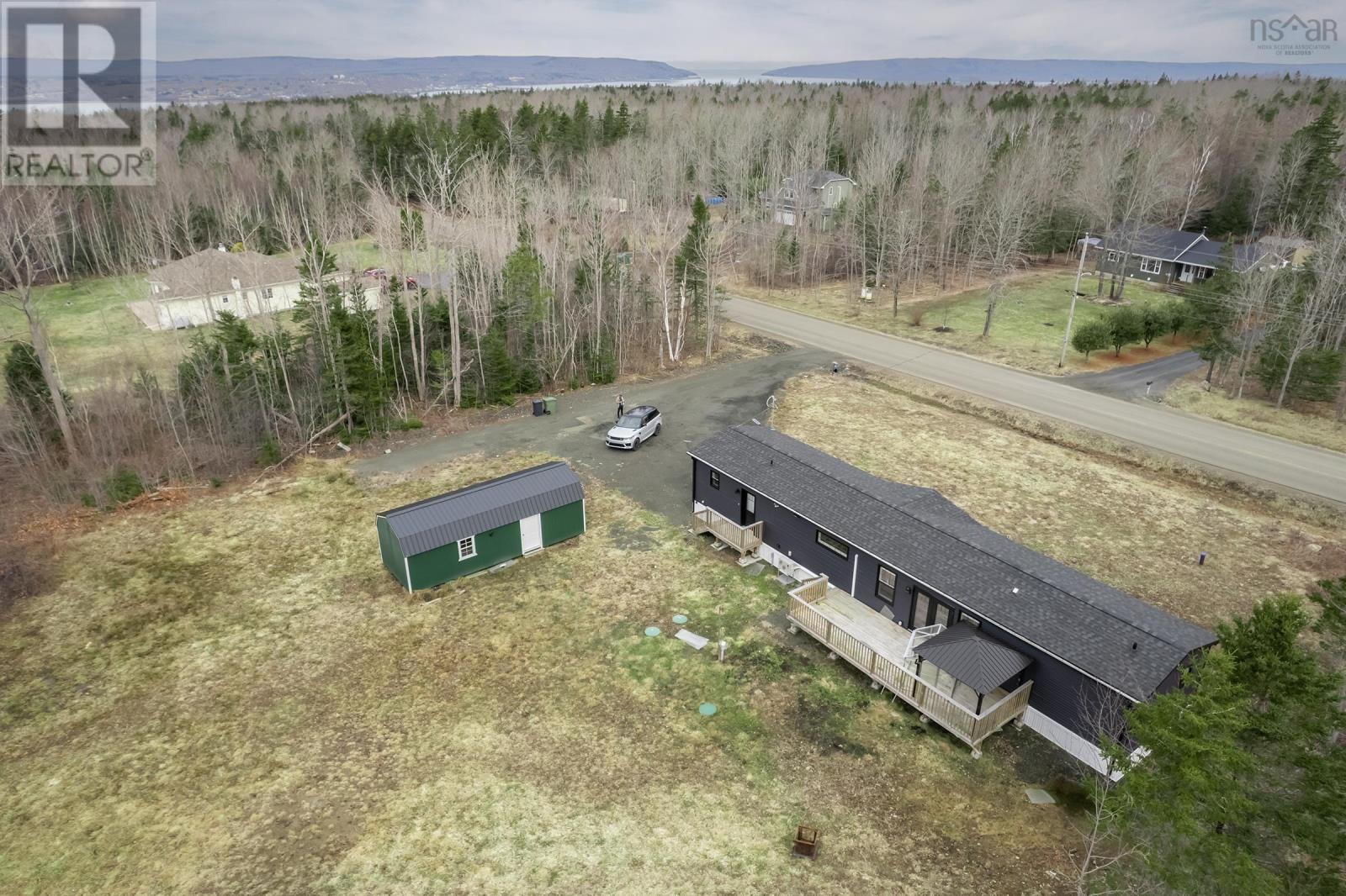 506 Back Road Property Photo 3