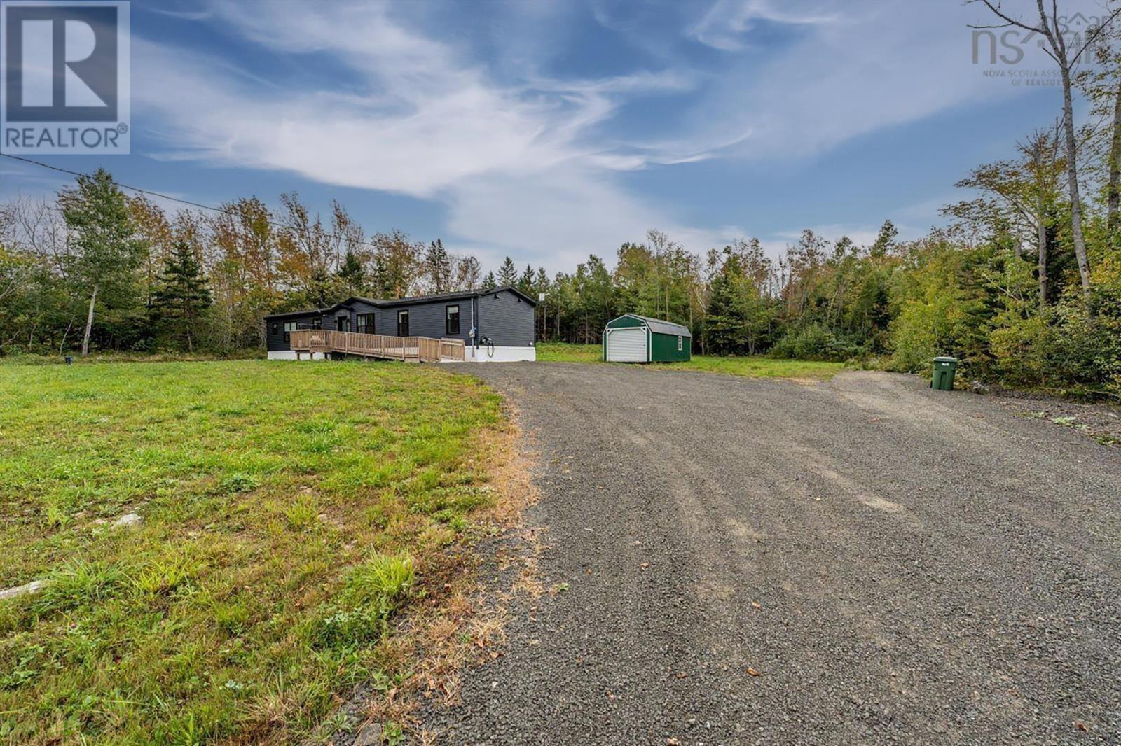 506 Back Road Property Photo 5