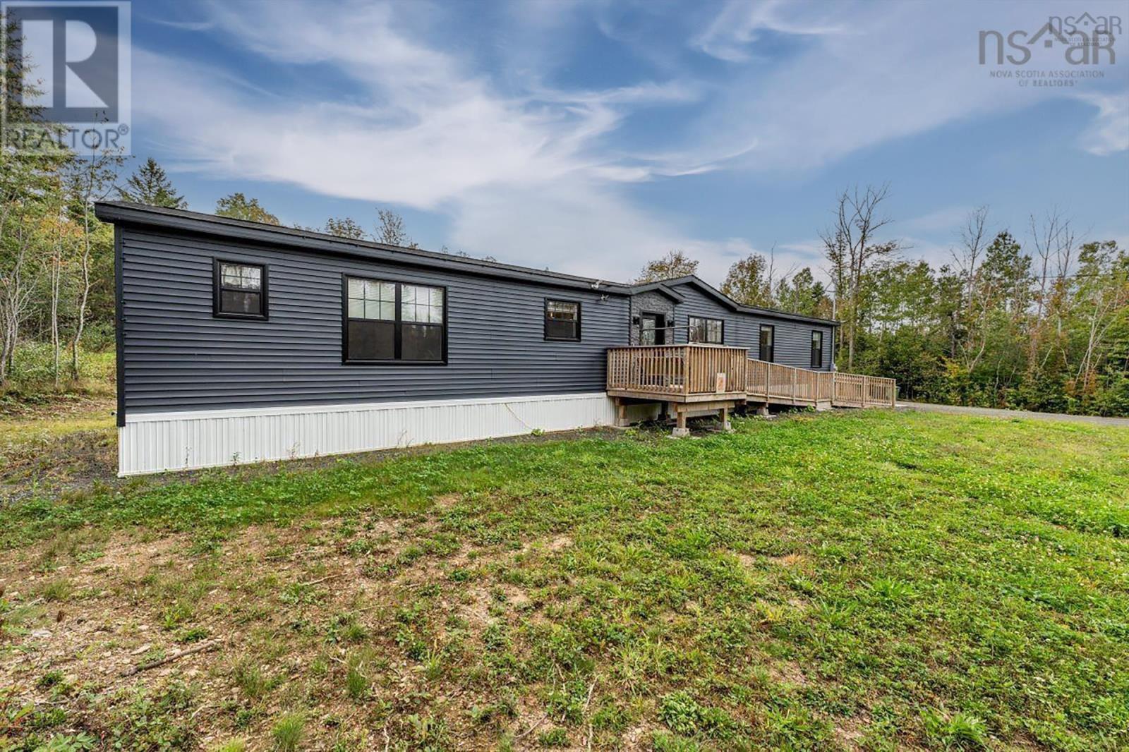 506 Back Road Property Photo 6