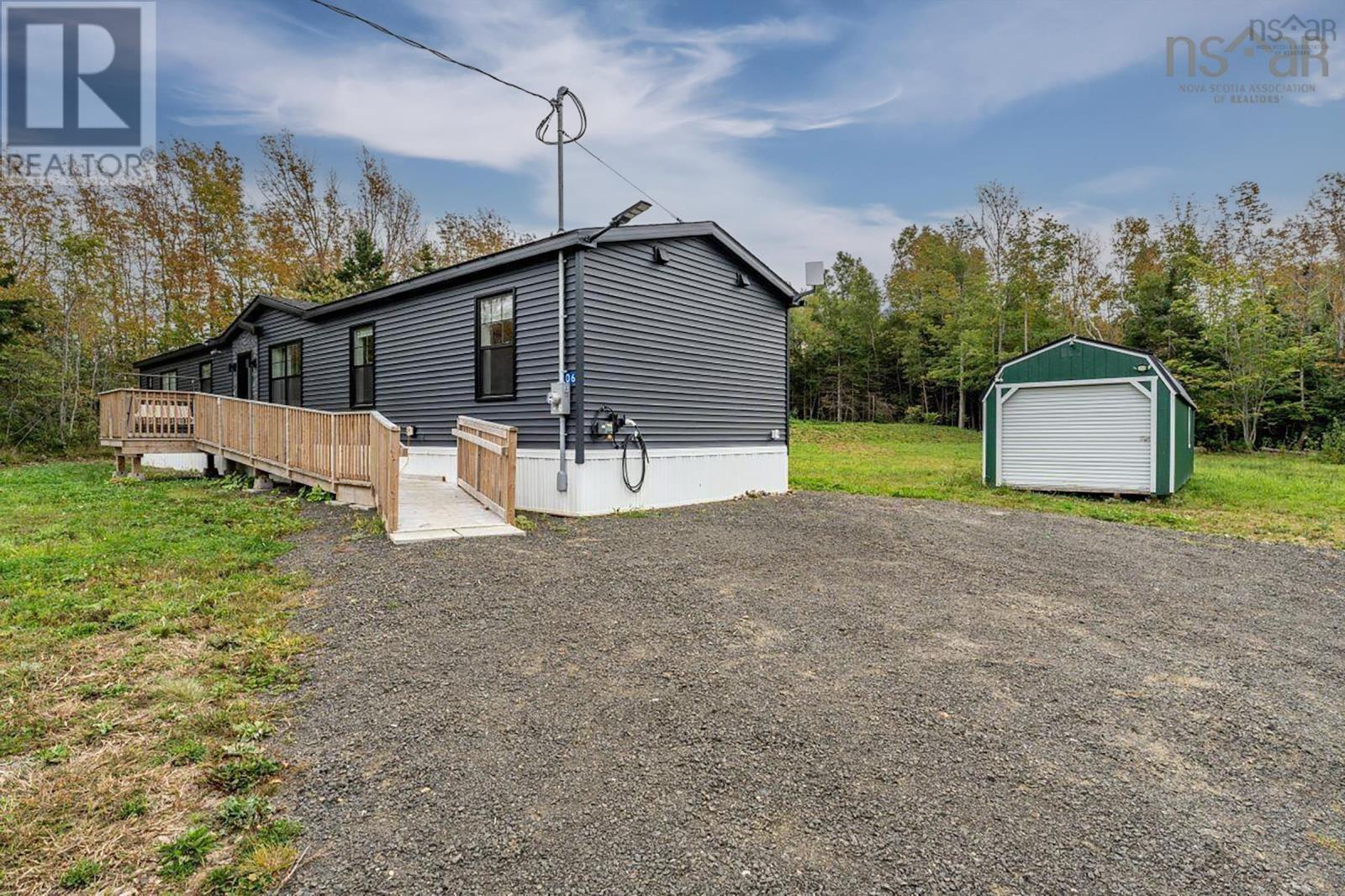 506 Back Road Property Photo 7
