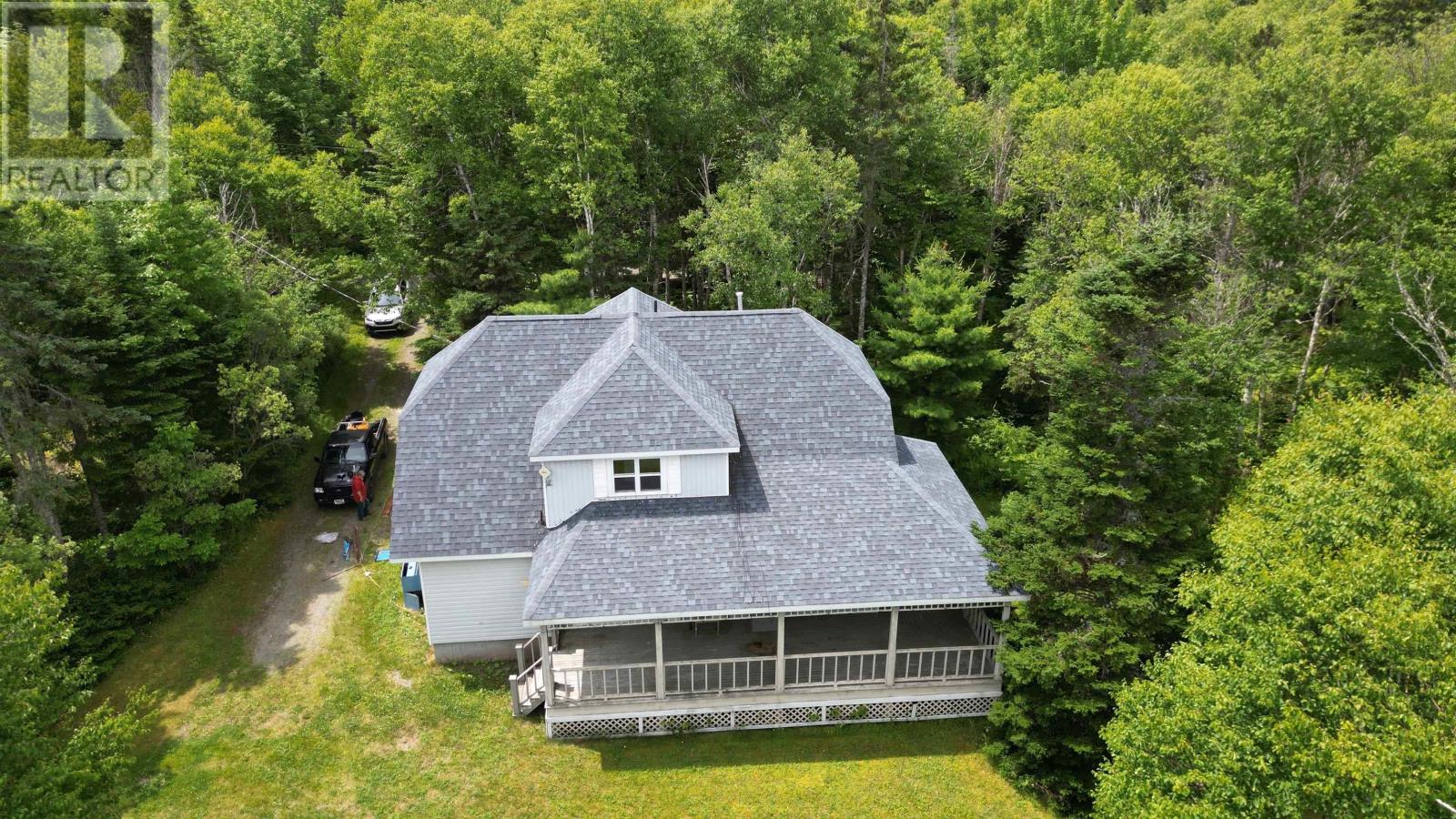 5536 East Bay Highway Property Photo 1