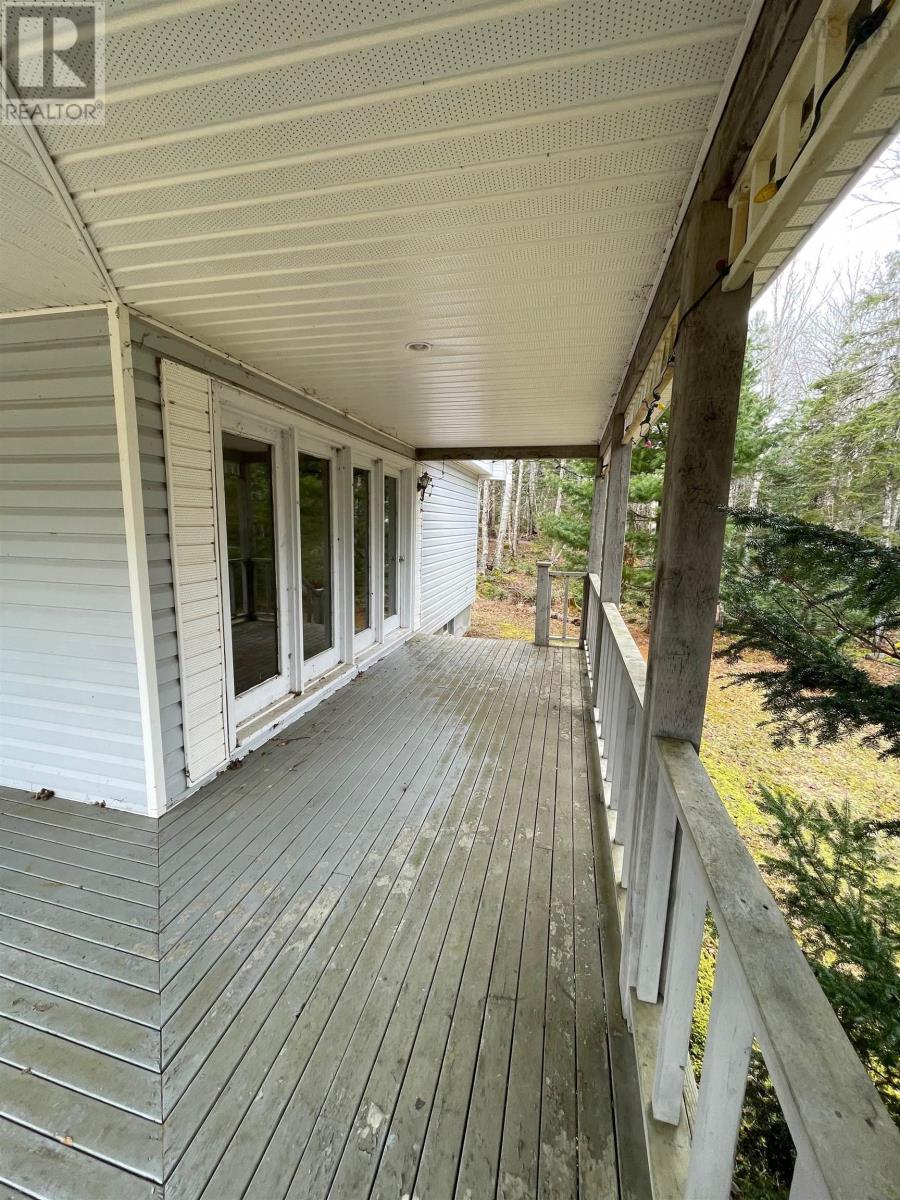 5536 East Bay Highway Property Photo 14