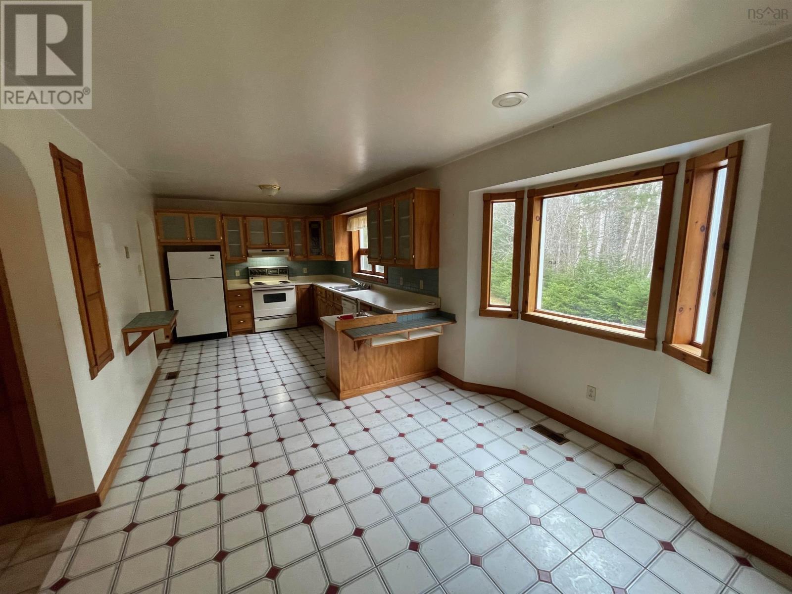 5536 East Bay Highway Property Photo 20