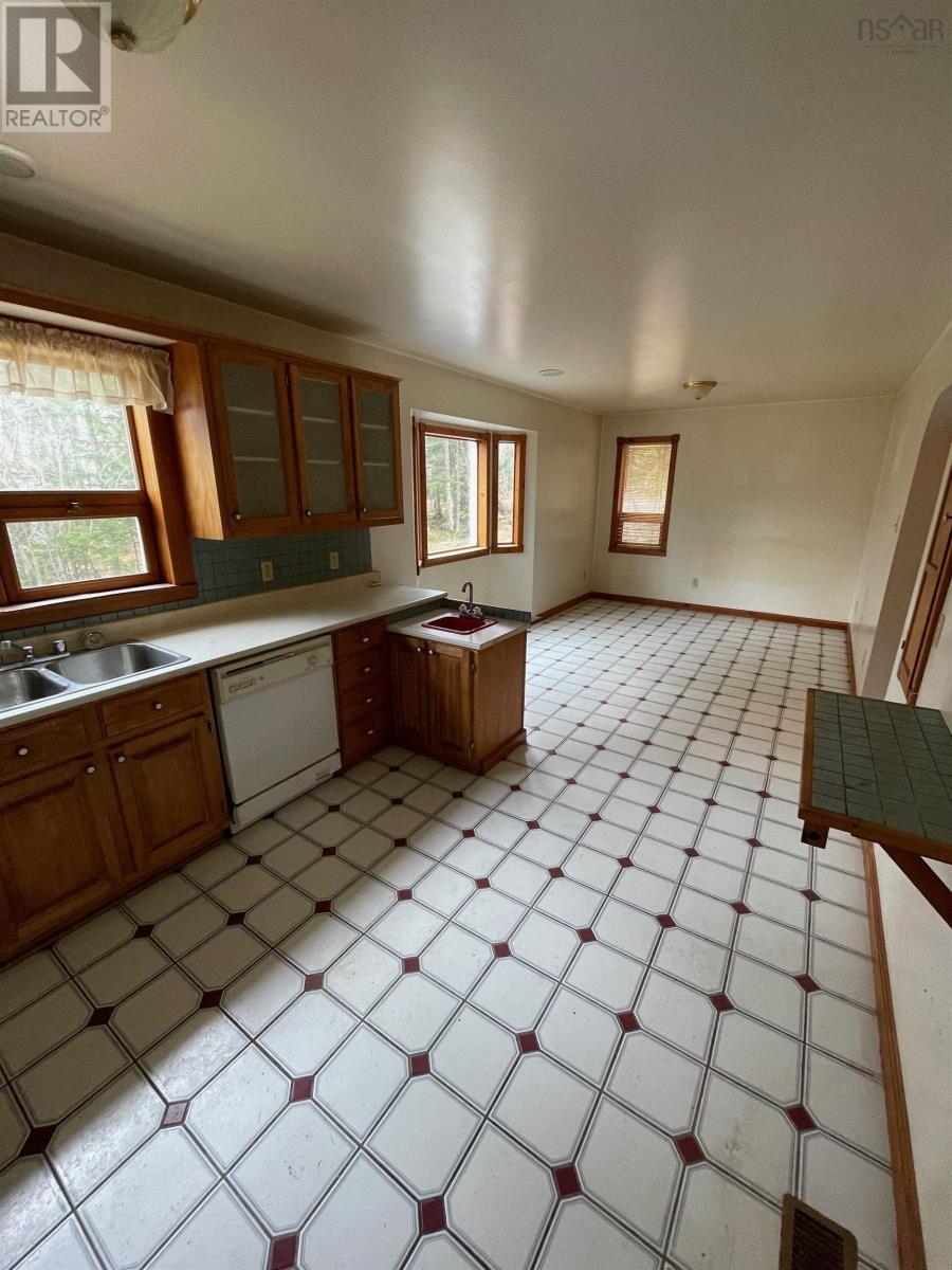 5536 East Bay Highway Property Photo 21