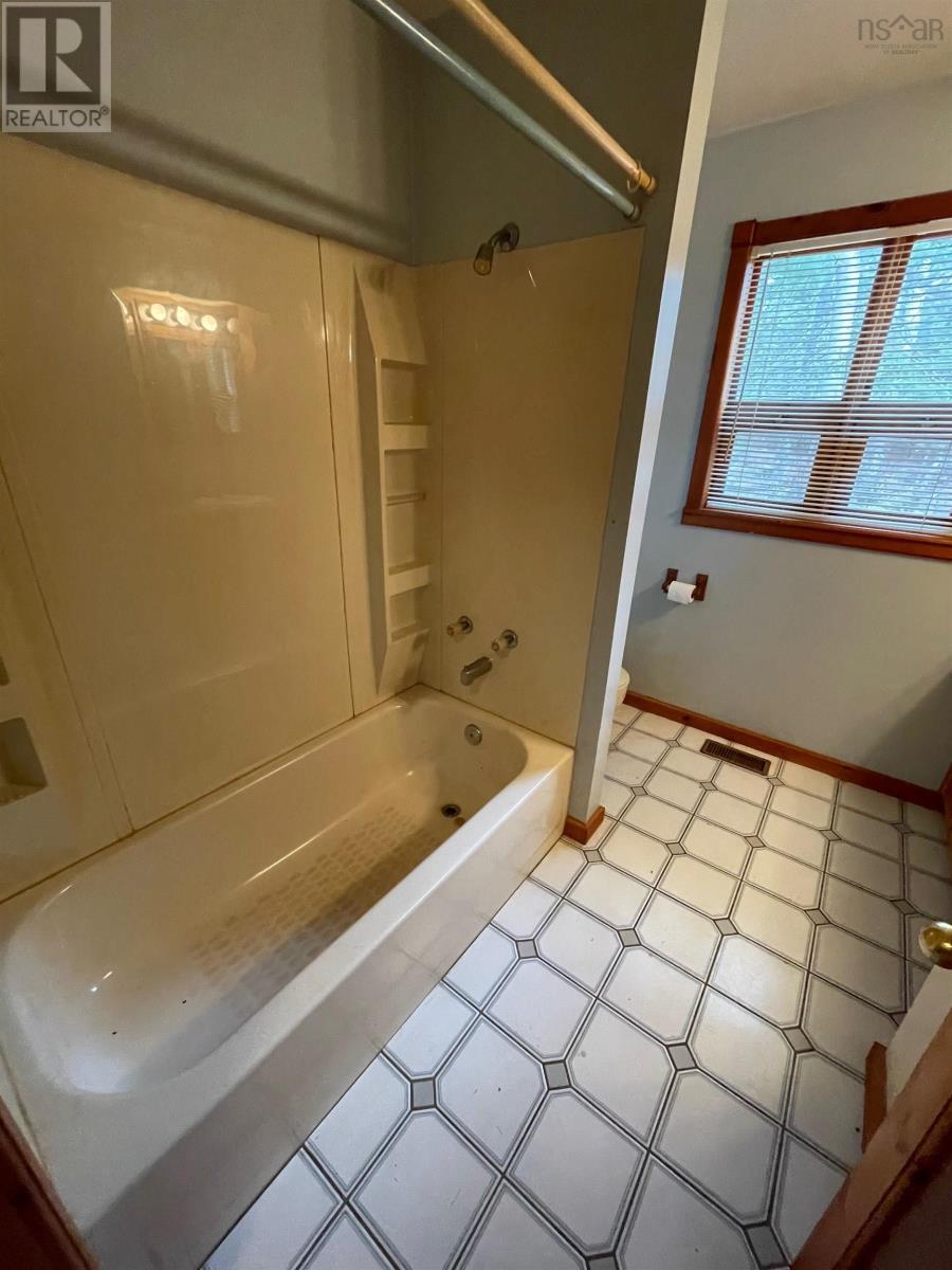 5536 East Bay Highway Property Photo 29