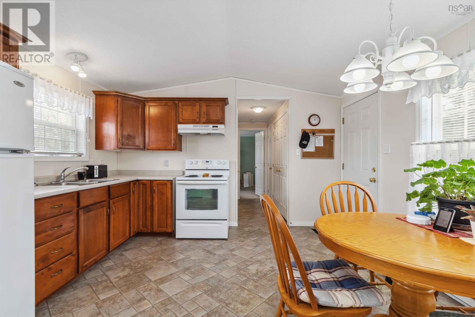 16 Low Tide Road Property Photo 14