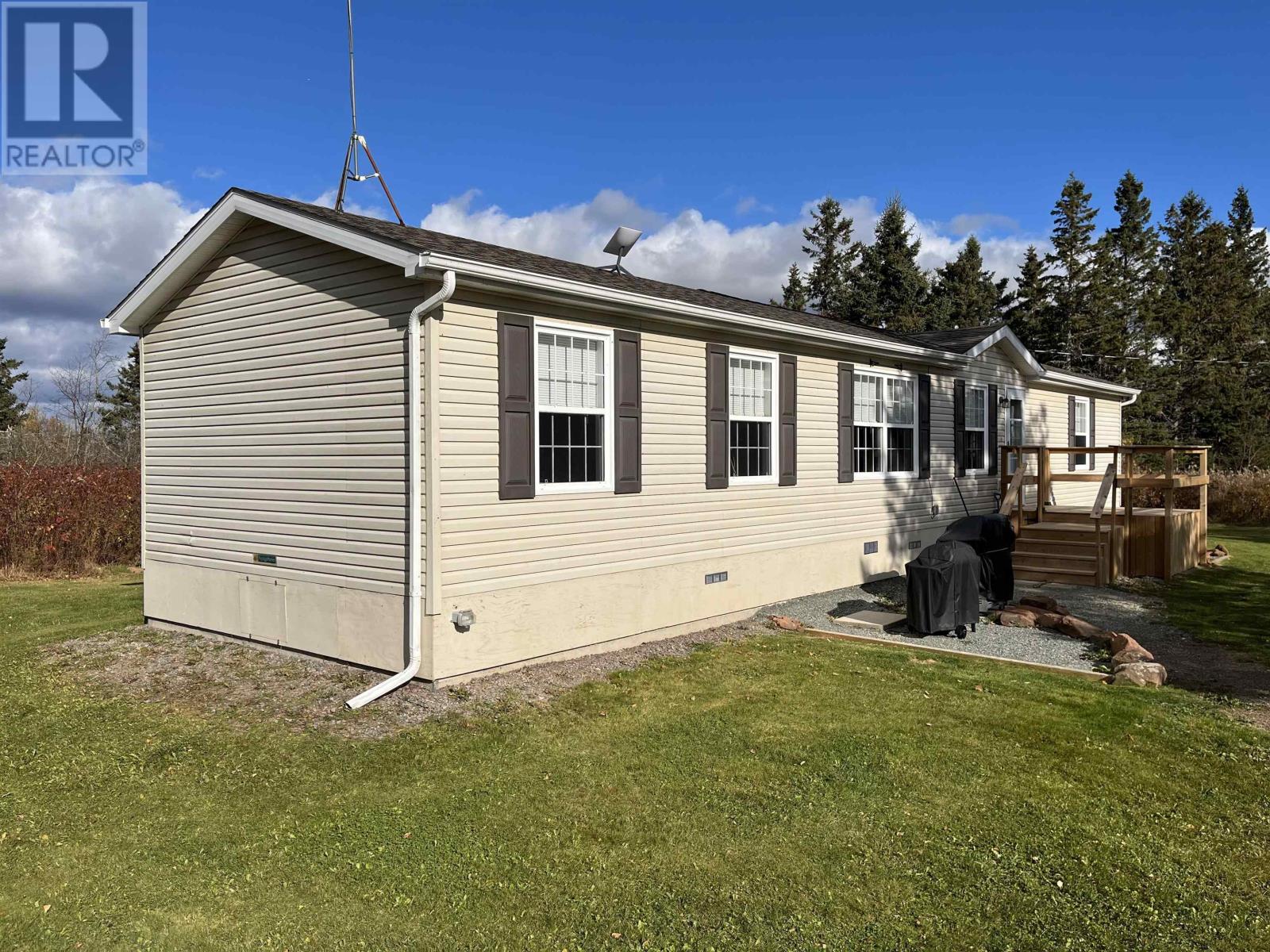 2025 Lorne Valley Road Property Photo