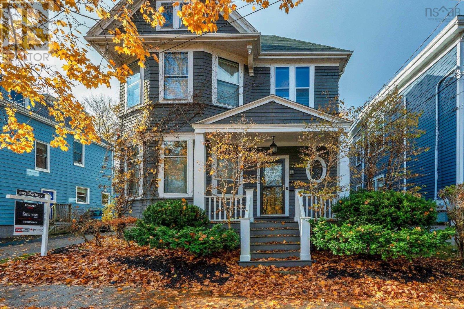1582 Henry Street Property Photo