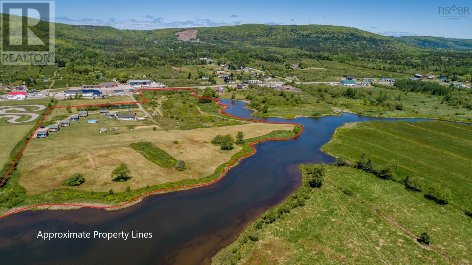 4752 Highway 1 Property Photo 1