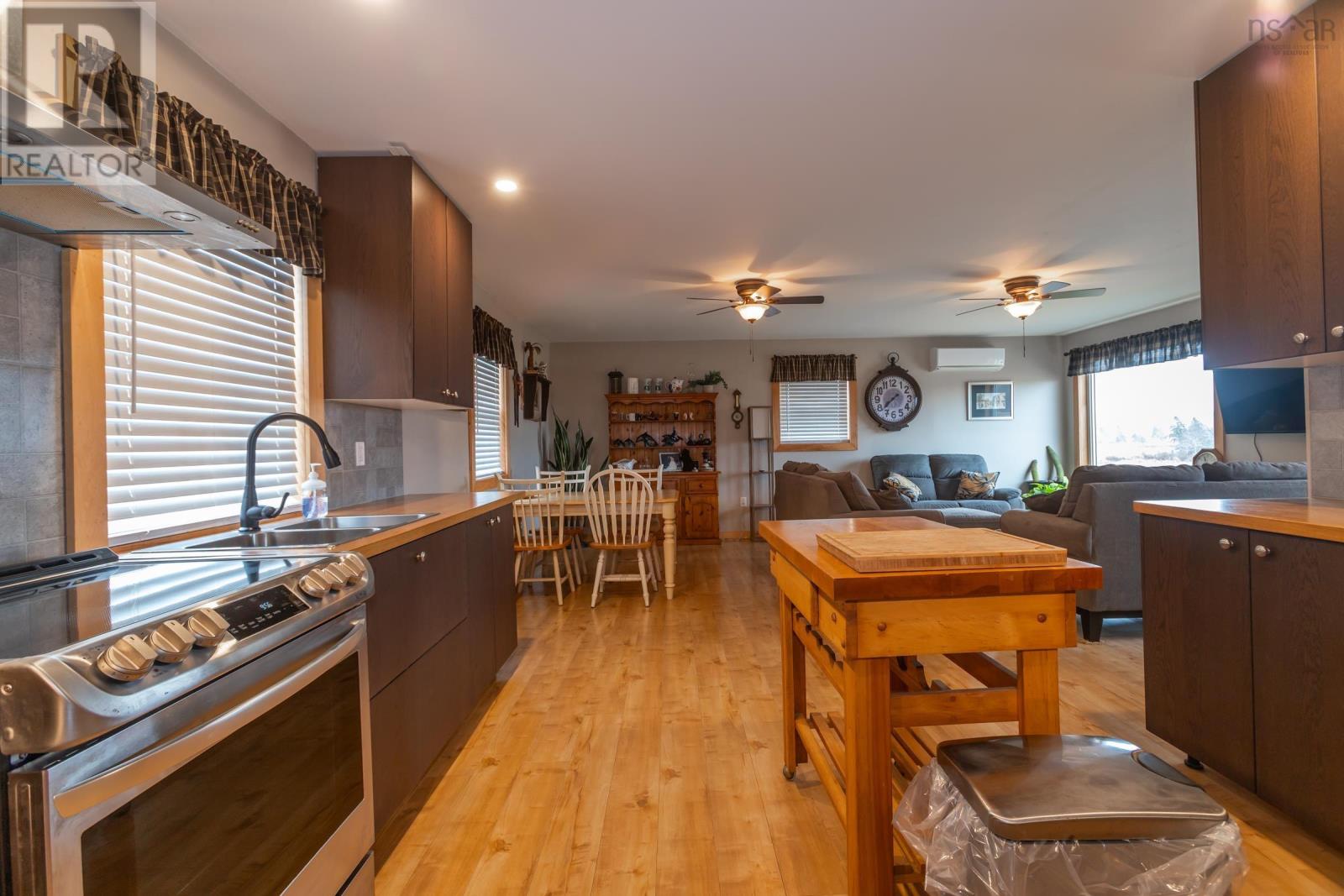 4752 Highway 1 Property Photo 5