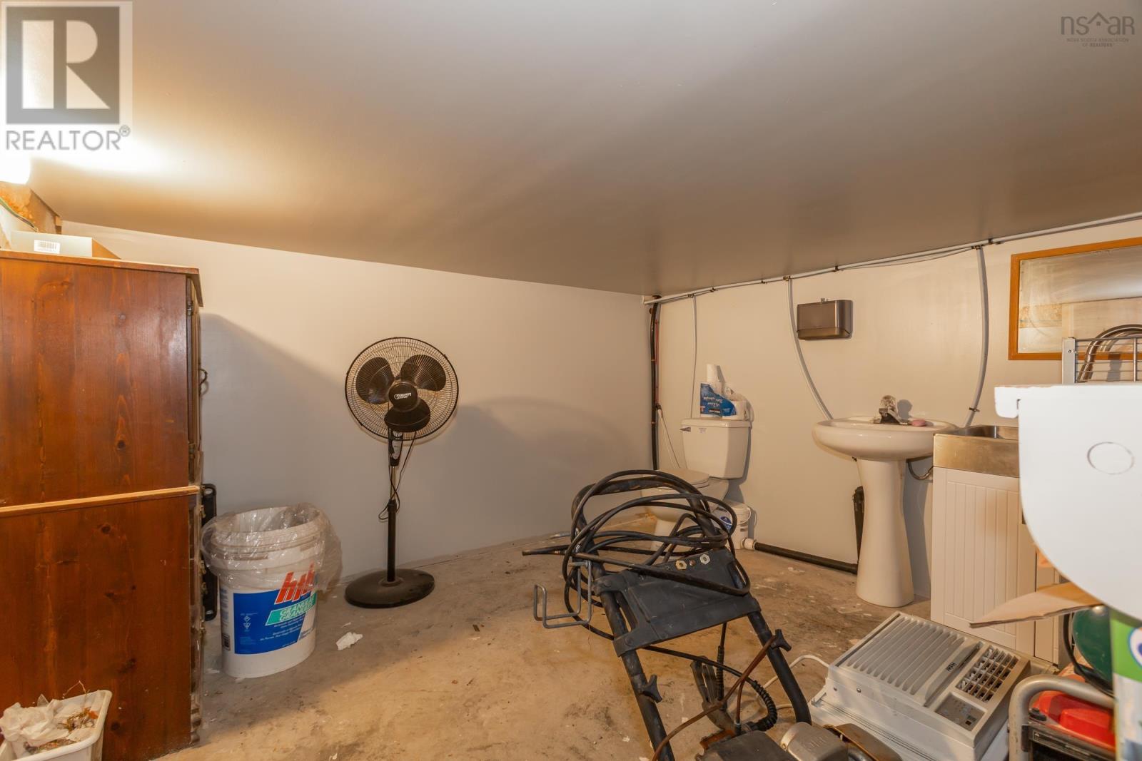 4752 Highway 1 Property Photo 32