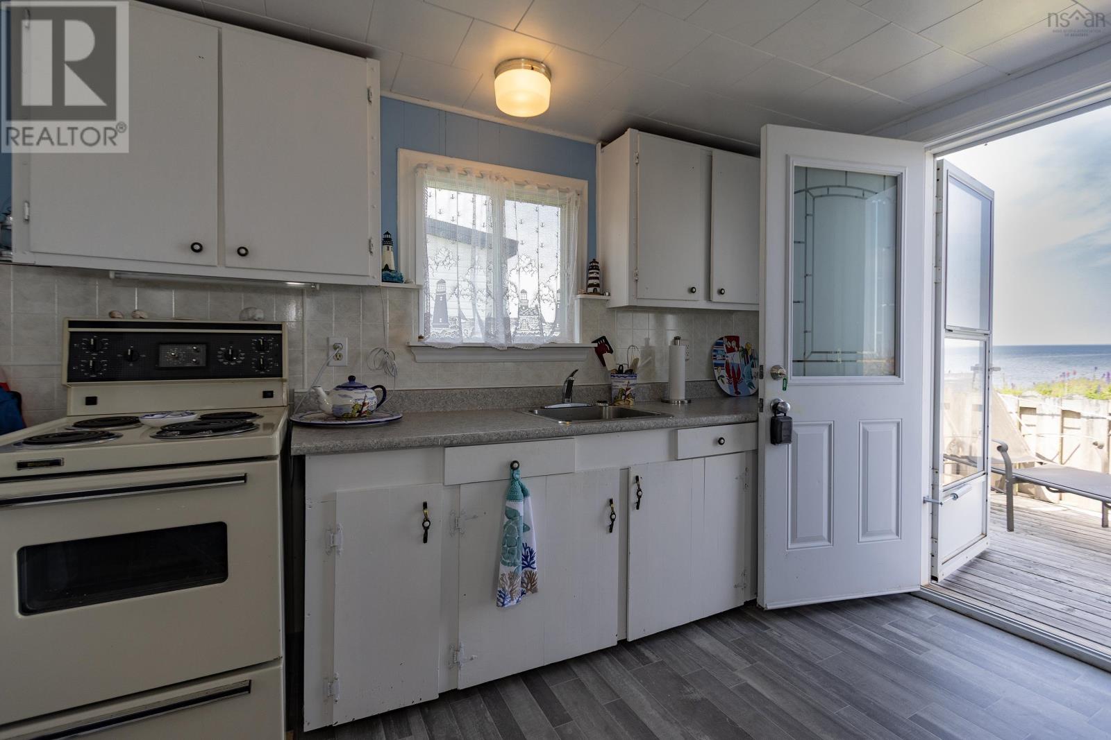 130 Beach Road Property Photo 14