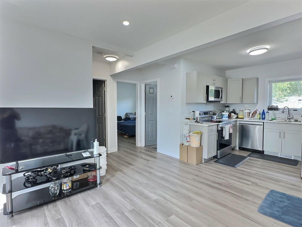 1211 1st Street Property Photo 4