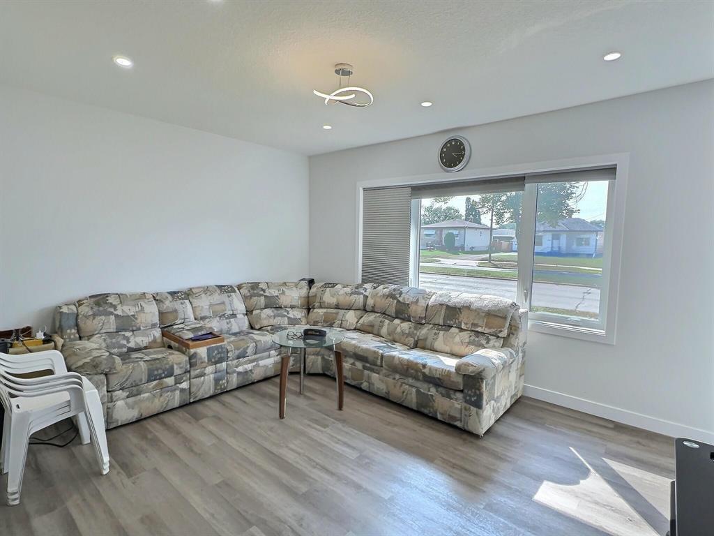 1211 1st Street Property Photo 5